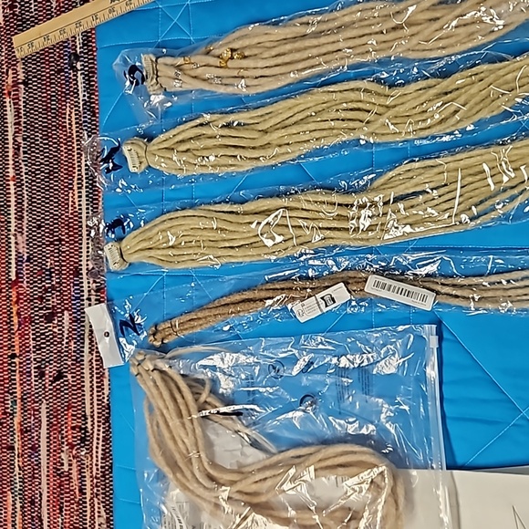 Synthetic dread locks. 5 different sets - Picture 7 of 7